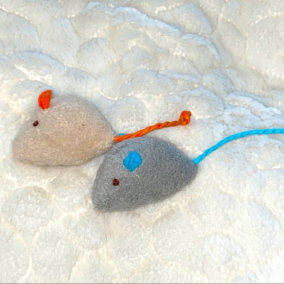 Lot of 2 Furry Mice Cat Toys Mouse - Picture 1 of 3